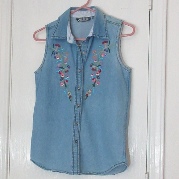 WAY TO GO Blue Denim Sleeveless Top Shirt Small - Picture 1 of 4